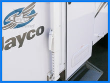 Load image into Gallery viewer, Carefree Lift Handle White